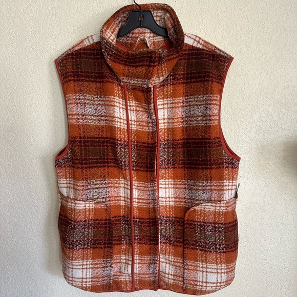 We The Free Wrapped Up Blanket Vest XL NWT - Picture 2 of 5